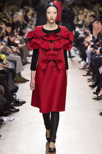Look 28